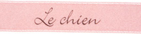 Le chien Cherry Blossom/black Tidings